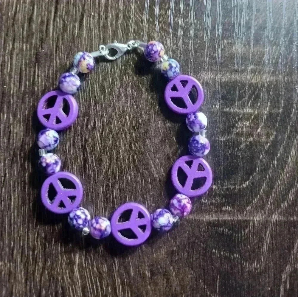 Purple peace sign bracelet - Picture 3 of 6